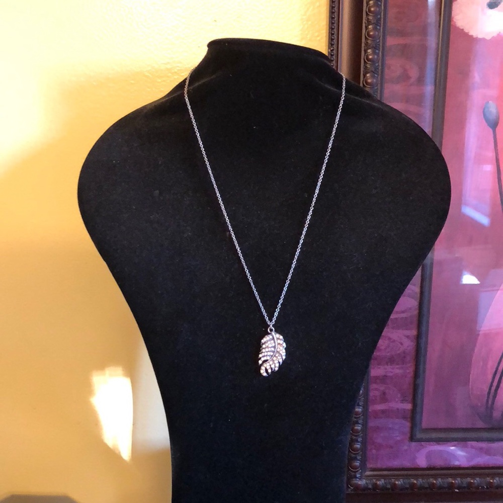 Cute Silver Tone Leaf Necklace